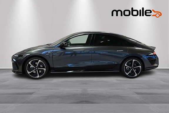 Hyundai Ioniq 6 12 of 16