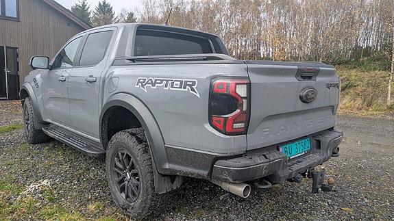 Ford Ranger Raptor 2 of 6