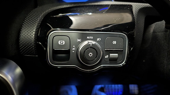Mercedes-Benz A200 24 of 30