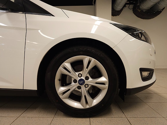 Ford Focus 12 of 30