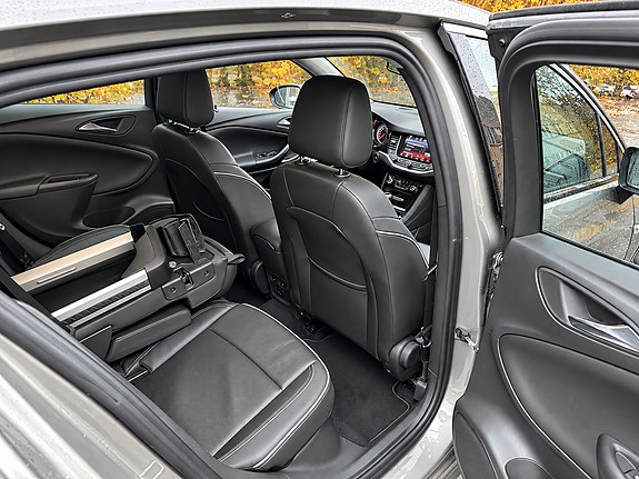 Opel Astra 20 of 30