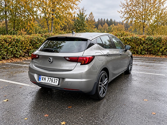 Opel Astra 8 of 30