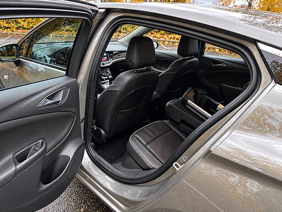 Opel Astra 18 of 30