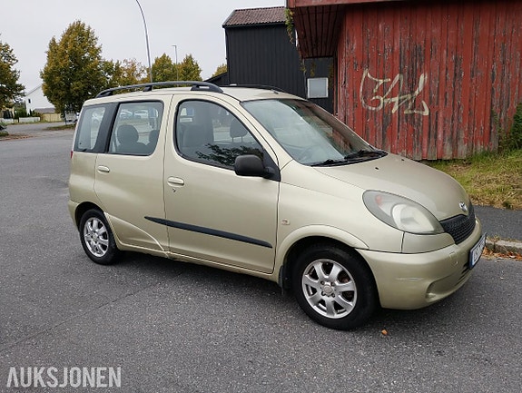 Toyota Yaris Verso 3 of 25