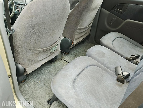 Toyota Yaris Verso 21 of 25