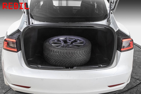 Tesla Model 3 24 of 27