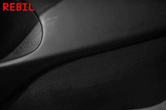 Tesla Model 3 20 of 27