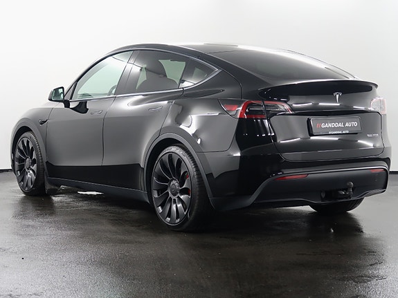 Tesla Model Y 6 of 27