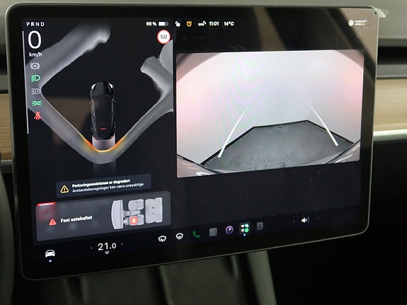 Tesla Model Y 17 of 27