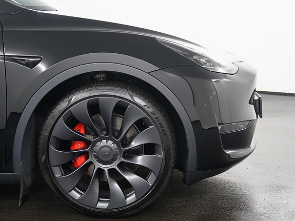 Tesla Model Y 2 of 27