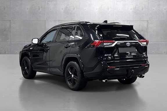 Toyota RAV4 3 of 24
