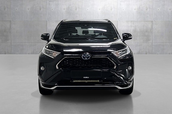 Toyota RAV4 8 of 24