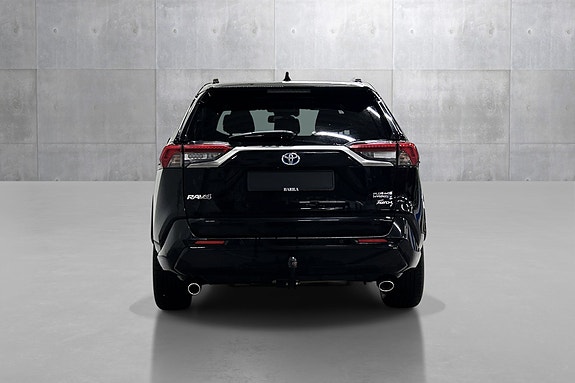 Toyota RAV4 4 of 24