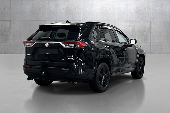Toyota RAV4 5 of 24
