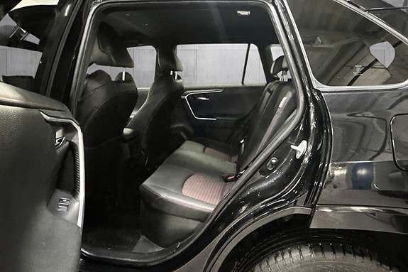 Toyota RAV4 16 of 24