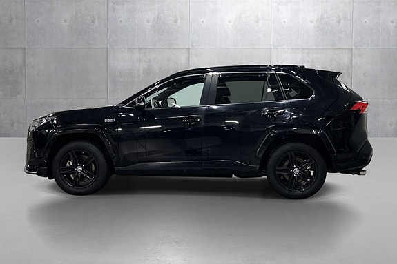 Toyota RAV4 2 of 24