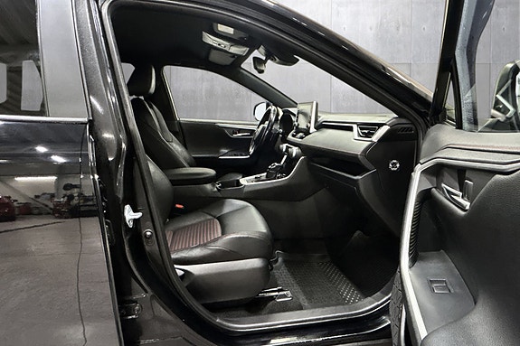 Toyota RAV4 15 of 24