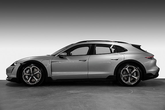 Porsche Taycan Turbo 3 of 30