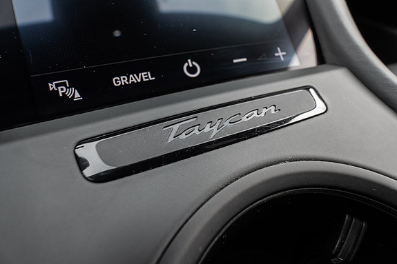 Porsche Taycan Turbo 20 of 30