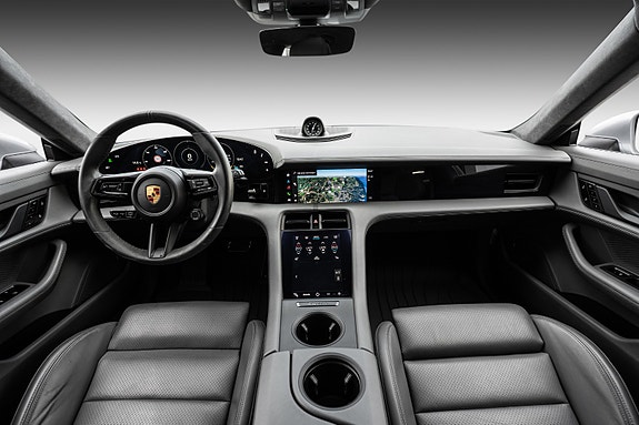 Porsche Taycan Turbo 13 of 30