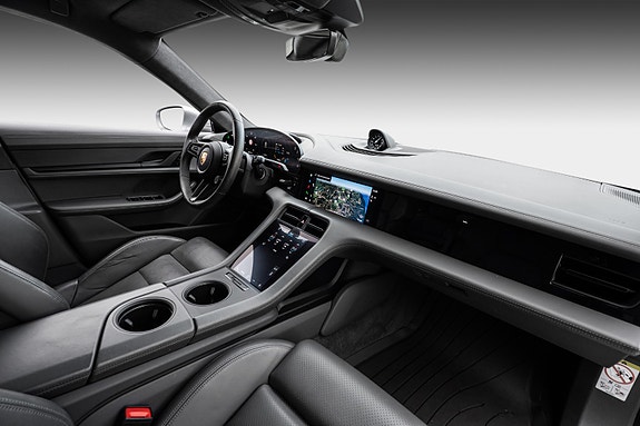 Porsche Taycan Turbo 14 of 30