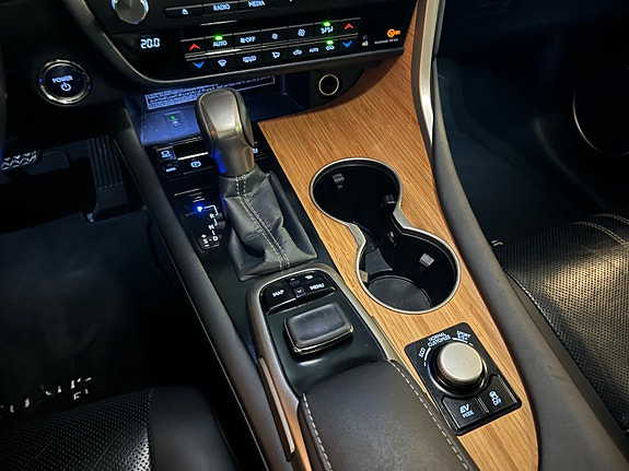 Lexus RX450h 26 of 30