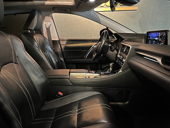 Lexus RX450h 28 of 30