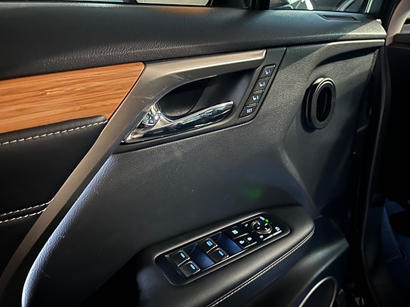 Lexus RX450h 23 of 30