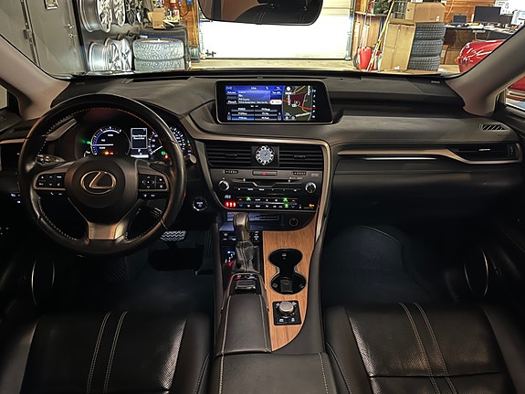 Lexus RX450h 17 of 30