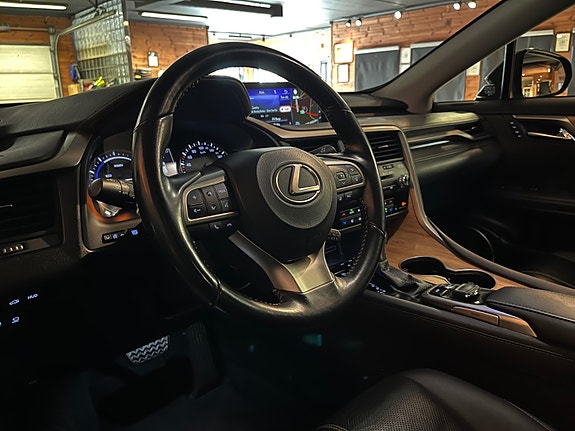 Lexus RX450h 19 of 30