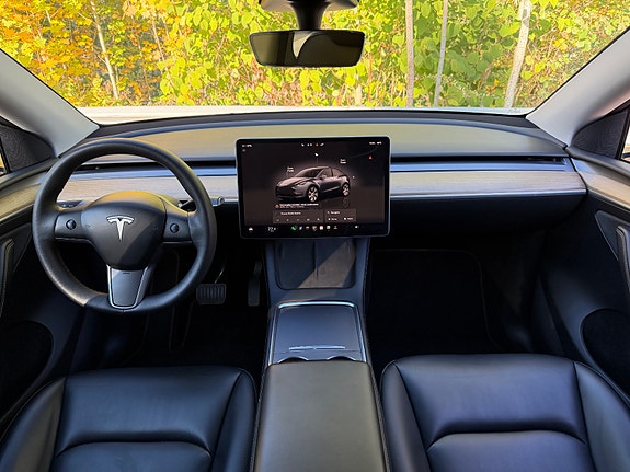 Tesla Model Y 30 of 30