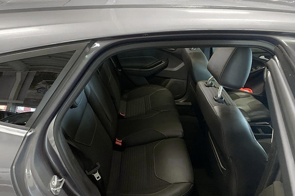 Ford Focus 22 of 24
