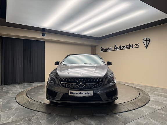 Mercedes-Benz CLA180 8 of 30