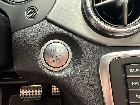 Mercedes-Benz CLA180 22 of 30