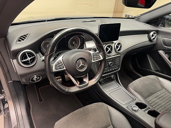 Mercedes-Benz CLA180 13 of 30