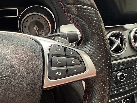 Mercedes-Benz CLA180 17 of 30