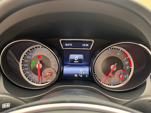 Mercedes-Benz CLA180 20 of 30