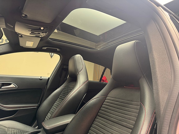 Mercedes-Benz CLA180 12 of 30