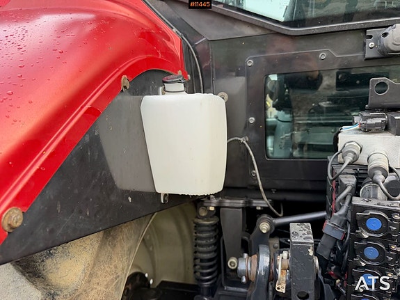 2011 Valtra 8670 4x4 traktor m/ frontlaster og front PTO 22 of 30