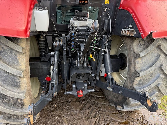 2011 Valtra 8670 4x4 traktor m/ frontlaster og front PTO 17 of 30