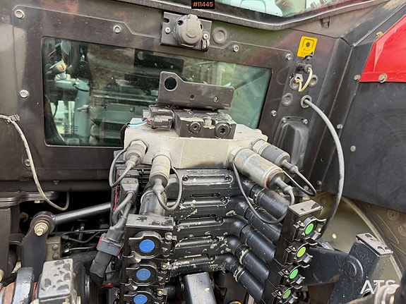 2011 Valtra 8670 4x4 traktor m/ frontlaster og front PTO 20 of 30
