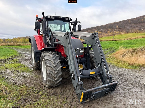 2011 Valtra 8670 4x4 traktor m/ frontlaster og front PTO 8 of 30