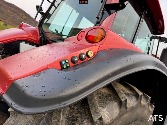 2011 Valtra 8670 4x4 traktor m/ frontlaster og front PTO 26 of 30