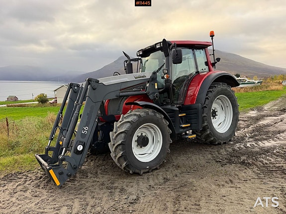 2011 Valtra 8670 4x4 traktor m/ frontlaster og front PTO 2 of 30