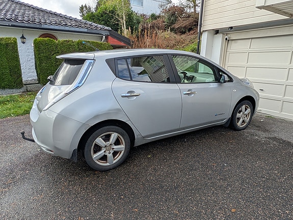 Nissan Leaf 4 of 5