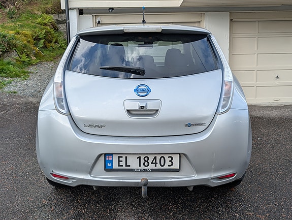 Nissan Leaf 3 of 5
