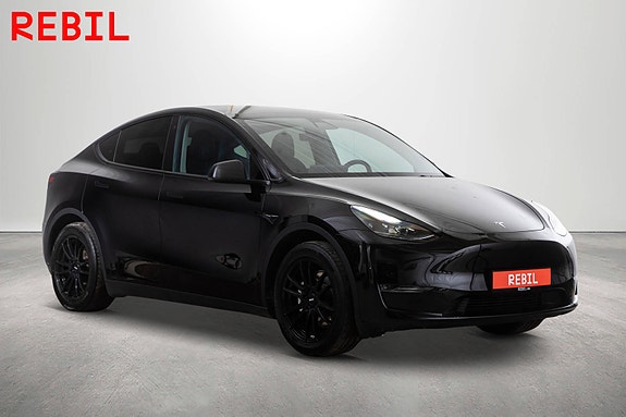 Tesla Model Y 4 of 29