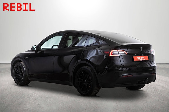 Tesla Model Y 5 of 29