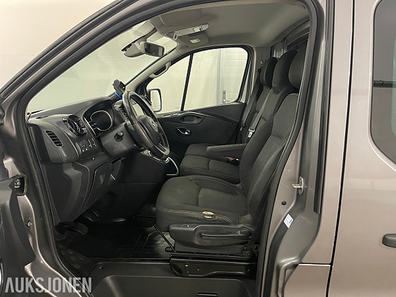 Opel Vivaro 9 of 30