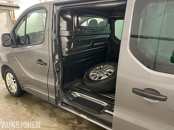 Opel Vivaro 21 of 30